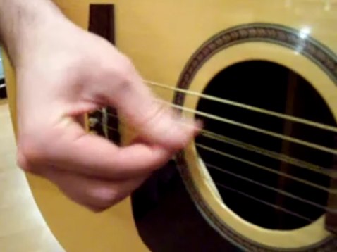 apprendre le fingerpicking à la guitare